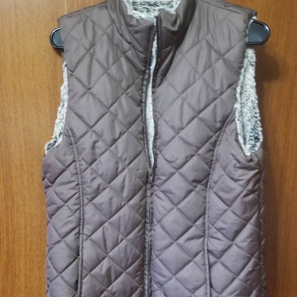 Fuzzy Vest - Picture 5 of 5